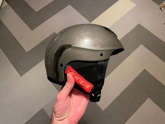 Helma na lyze snowboard Dainese