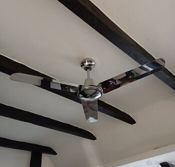 Stropní ventilátor
