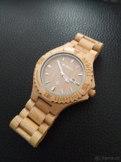 Nové dřevěné hodinky