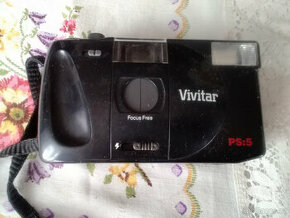 Starý fotoaparát Vivitar PS:5 s koženou brašnou