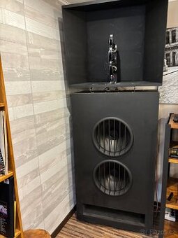 Tesla AKR 303 - 1