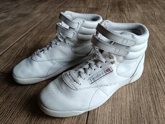Reebok boty na aerobik