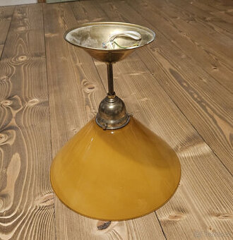 Stropní lampa