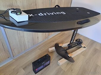 Efoil x-driving