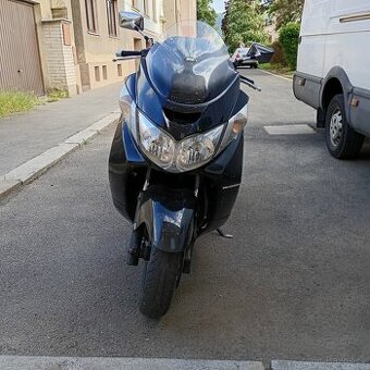 Motocykl skútr