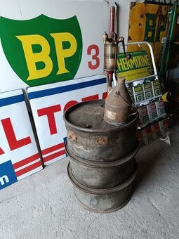 Starý sud 30. Léta, značeny s pumpou, 200l dekorace