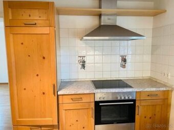 Borovicová kuchyně s novými spotřebiči, 4634