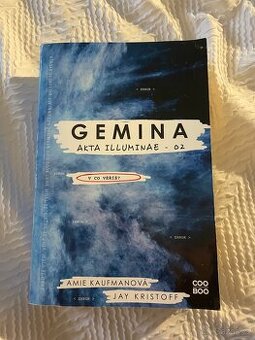 akta illuminae 02