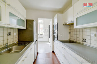 Pronájem bytu 1+kk, 28 m², Mariánské Lázně, ul. Hlavní třída