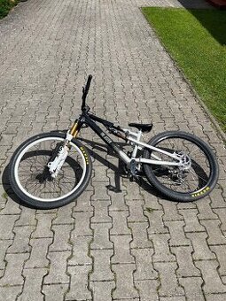 Slopestyle dirt kolo rose the jester fox 36