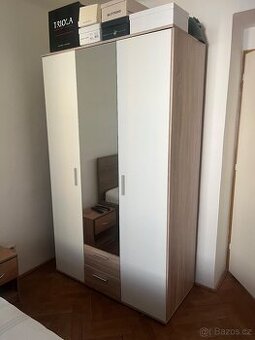 Skříň