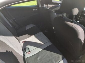 Prodám pěkný a úsporný PEUGEOT 207 SW 1,6 HDi