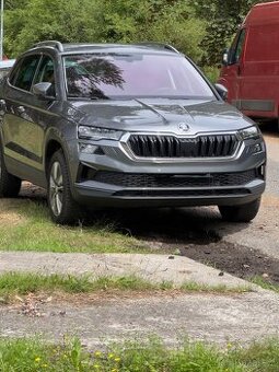 Škoda karoq 1.5. Tsi DSG 110 kw rv 2024 km 7800
