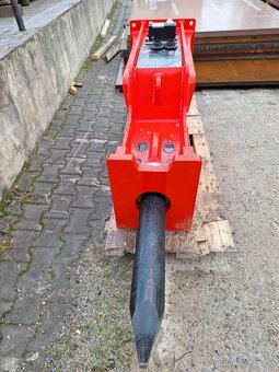 Hydraulické kladivo pro stroje 4,8 - 8 tuny