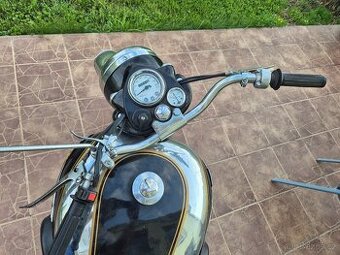 Royal Enfield Bullet 350 rok 1972