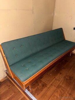 Retro rozkládací pohovka