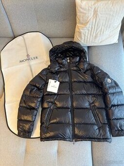 Bunda Moncler