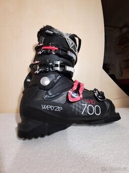 Hezké  dámské lyžařské boty zn.Wedze s kožíškem, vel. 40