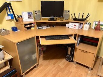 Rohový stůl do pracovny