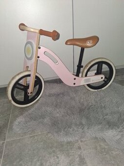 Dívčí odrážedlo