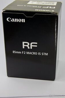 Canon RF 85mm f/2 Macro IS STM