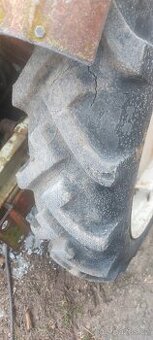 Traktor rs-09  zadni kolo