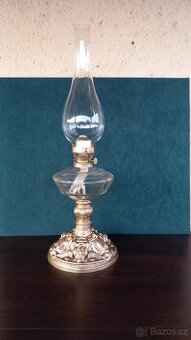 Starožitná petrolejová lampa