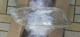 BMW e90 / e91 - Nový kryt pravého xenonu - 1