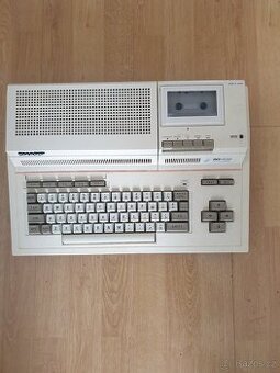 Počítač SHARP MZ 811