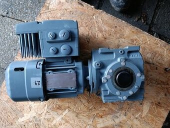 Motor s převodovkou