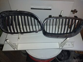 BMW E61 přední mřížky