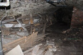 Palivové dřevo prkna brikety