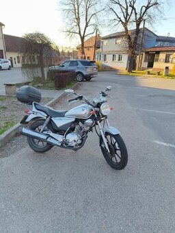 Yamaha YBR 125 Custom