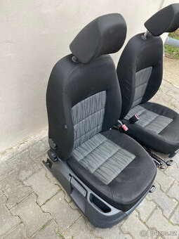 Prodám sedačky octavia II  přední i  zadní.