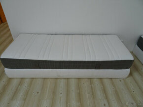 Dvě samostatné postele = rošt/rám+ madrace 80/200  Ikea - 1