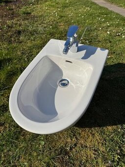 Bidet Laufen Pro s baterií Hansgrohe, bílá