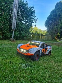 Traxxas UDR