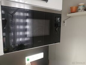 Nová Vestavná Mikrovlnná trouba AEG MBE2658SEM