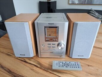 Zachovalý stereo mikrosystém Panasonic SC-PM10, levně