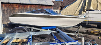 LOD KAJUTOVA BAYLINER 1851 CAPRI S PRIVESEM