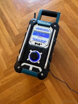 Makita rádio DMR112