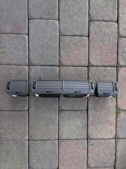Šedohnědé výdechy klimatizace VW Passat B5.5