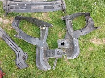 MERCEDES BENZ ML W164 PŘEDNÍ PŘÍČKY, VÝZTUHY, OČNICE