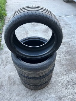 Pneu Good Year DOT 2619 275/35/19,245/40/19