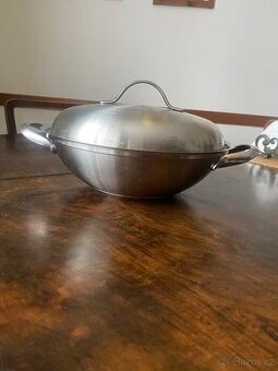 Pánev WOK
