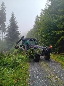 Lesni traktor s rukou