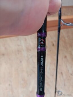 Prut na kapry Delphin jako nový, s navijákem