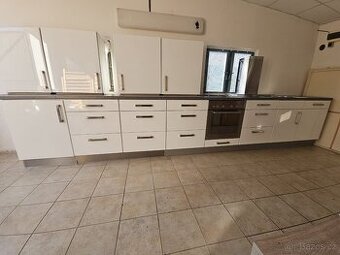 Kompletní kuchyně IMPULS HOCHGLANZ vč. spotřebičů