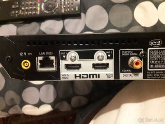 Sony ubd x700
