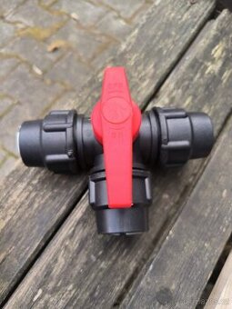 Třícestný ventil 32 mm nový